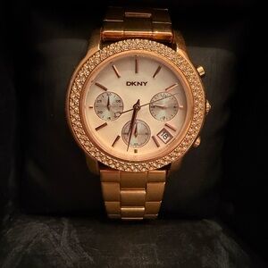 SOLD - (NWT) DKNY "Chambers" Rose Gold Chronograph Watch NY8432